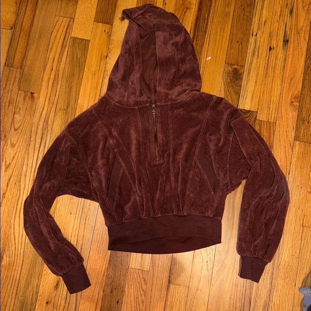 Daily practice size XSMALL Women's burgundy Hooded Sweater